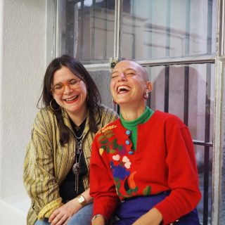 BYE 2025 🚀 

Cette année à été riche en émotions et en fatigue, on est bien contentes de la laisser derrière nous !! 

Fini le rush du rachat qui s'enchaîne avec décembre 🤠 🐎🤘 

Place aux nouvelles énergies ! Ça va être le vrai début de notre folle aventure avec vous !! 
2026 on t'aime déjà, on timagine dans la création et le partage 💙 

Les cours de couture reprennent bientôt, on bosse dessus 🫡 bcp trop hâte !! 

Et toi ton année tu la veux comment ? ✨️ 

🗓 du mardi au samedi 
🕖 de 11h à 19h
📍 25 rue des capucins 69001 

Merci pour votre fidélité et d'être au rdv, on vous embarque pour la suite !!

Bisous 
Elise  & Momo