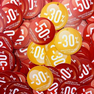 Derniers jours de SOOOOOLDES 🦋
Parceque le mois de janvier est le seul à durer 17 semaines, on en oublierait presque de sortir et de profiter 🫠
Il est temps de braver la météo pour venir kiffer notre quartier !!! On se sort les doigts .. des gants ✌️ et on flâne rue des Capucins !!! Encore plein de produits soldés en rayon 😎
En parallèle, comme une invocation au printemps on va commencer à balancer de la petite blouse et de la vestounette 🌼🪻
Janvier 1 - commerce 0 🏁
Pour février on vous veut chauds chauds chauds 🔥🔥🔥
Bloom
Friperie contemporaine mixte
& Ateliers créatifs
🗓 du mardi au samedi
🕖 de 11h à 19h
📍 25 rue des capucins 69001
Bisous 🦫
Elise & Momo
#lyon1er #soldes #shopvintage #secondhand